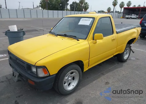 1995 Toyota Pickup 1/2 Ton Short Whlbase Stb z USA, uszkodzony, nr VIN 4TARN81AXSZ319558
